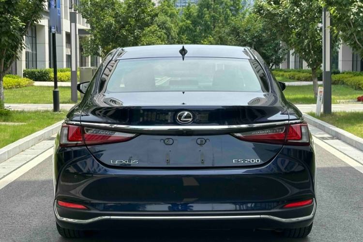 Used Lexus ES 2020 200 Excellence Edition Exterior 2