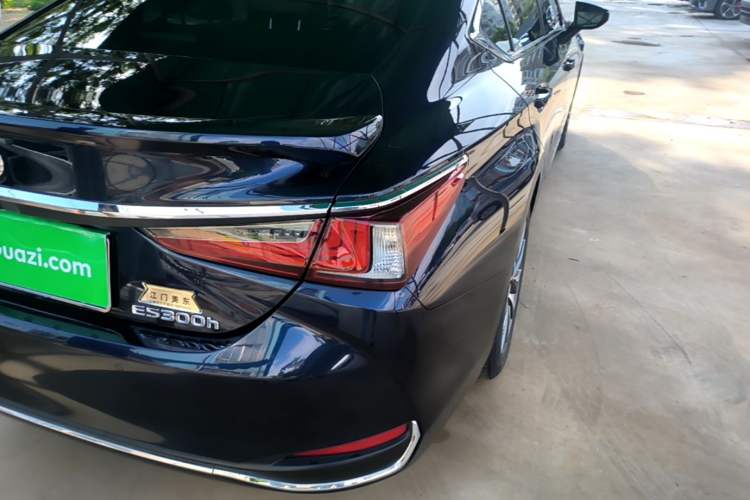 Used Lexus ES 2020 300h Premier Edition Exterior 3