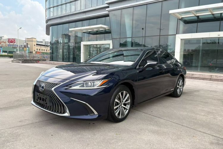 Used Lexus ES 2020 300h Premier Edition Exterior 3