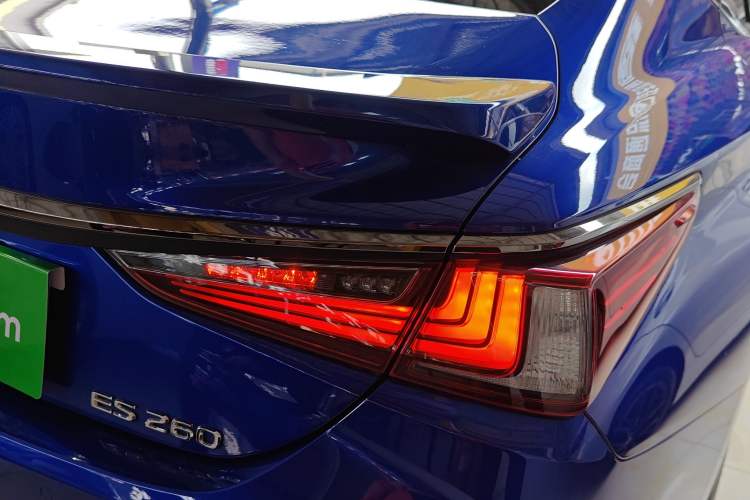 Used Lexus ES 2020 260 F SPORT Exterior 3