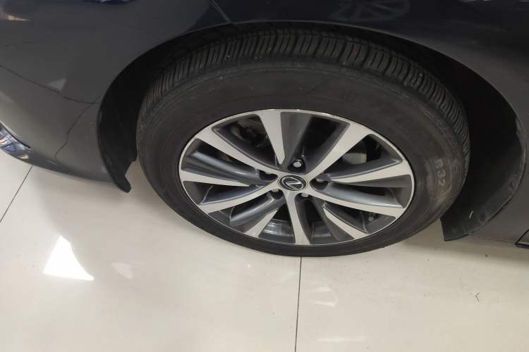 Used Lexus ES 2020 200 Excellence Edition Exterior 4