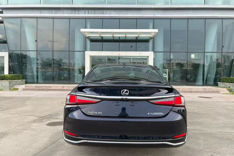 Used Lexus ES 2020 300h Premier Edition Exterior 4