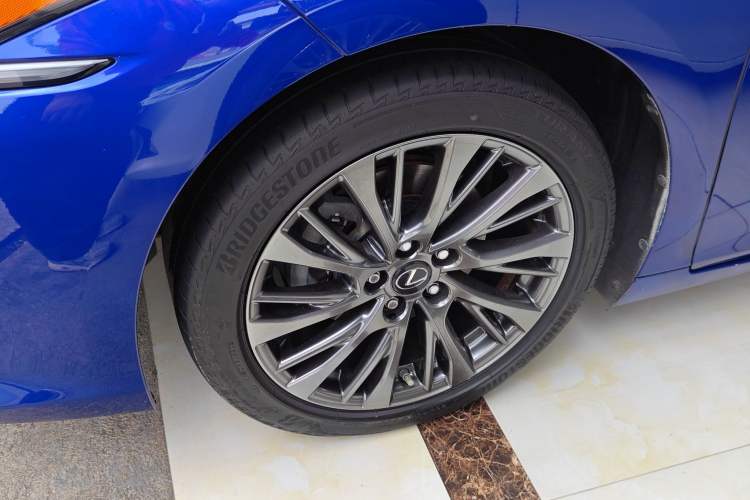 Used Lexus ES 2020 260 F SPORT Exterior 4