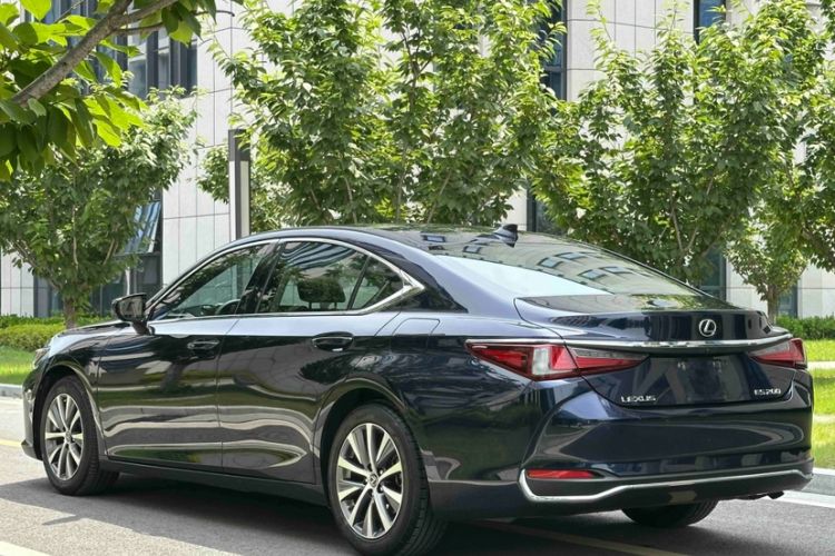 Used Lexus ES 2020 200 Excellence Edition Exterior 4