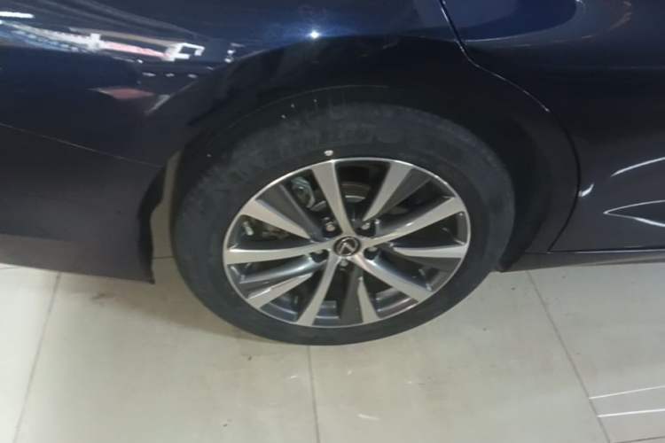 Used Lexus ES 2020 260 Excellence Edition Exterior 5