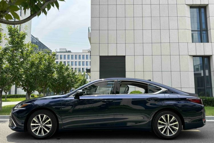Used Lexus ES 2020 200 Excellence Edition Exterior 5