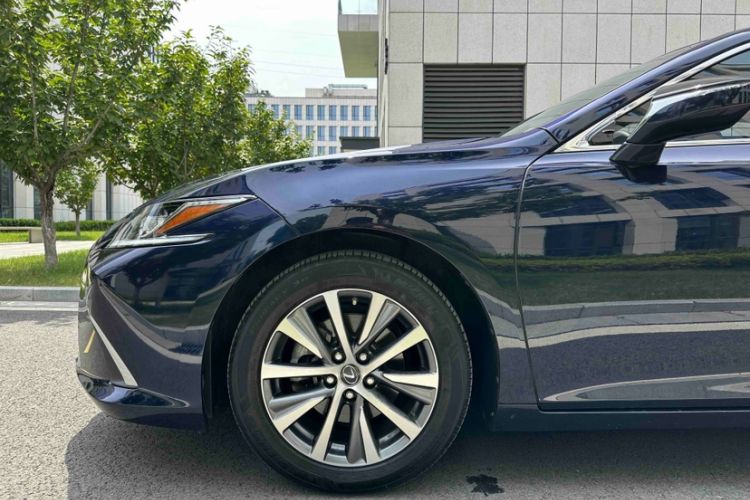 Used Lexus ES 2020 200 Excellence Edition Exterior 7