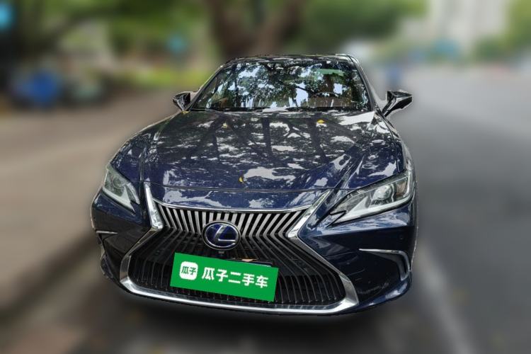 Used Lexus ES 2020 300h Premier Edition Front