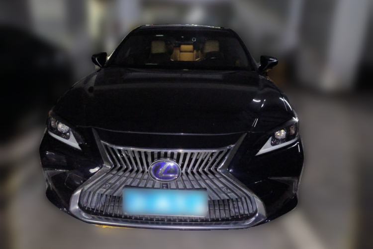 Used Lexus ES 2020 300h Premier Edition Front