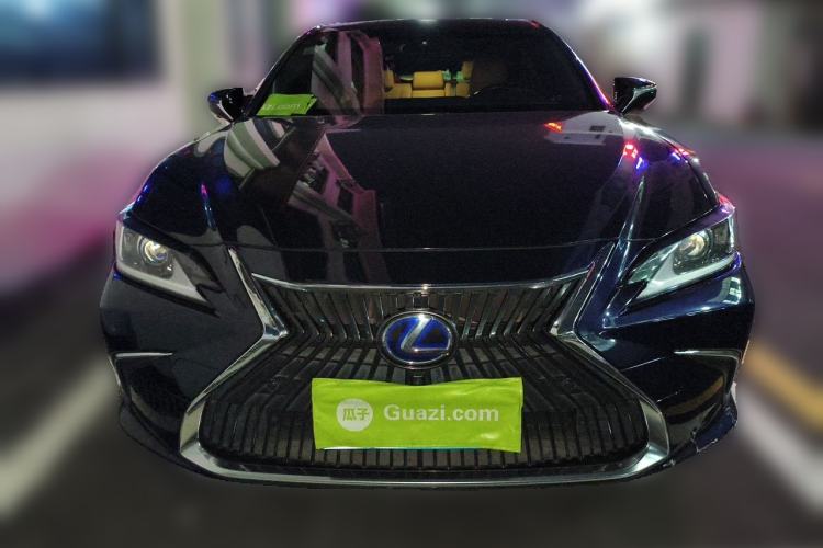 Used Lexus ES 2020 300h Premier Edition Front