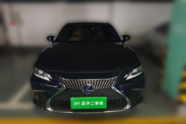 Used Lexus ES 2020 300h Premier Edition Front