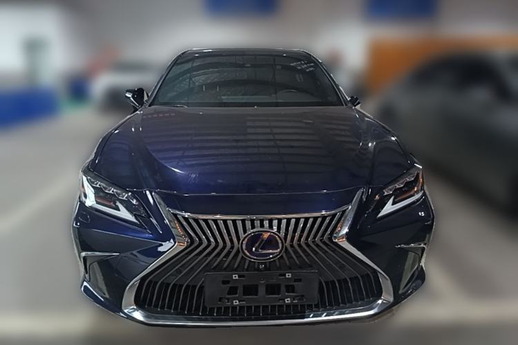 Used Lexus ES 2020 300h Premium Edition Front