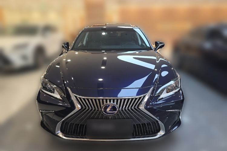 Used Lexus ES 2020 300h Premier Edition Front