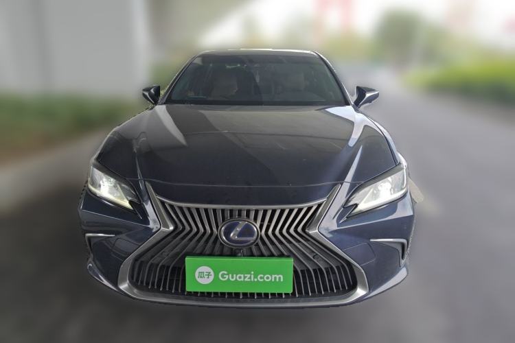Used Lexus ES 2020 300h Premier Edition Front