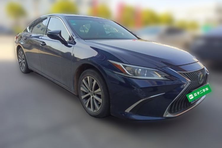 Used Lexus ES 2020 200 Excellence Edition Front Right 45 Deg