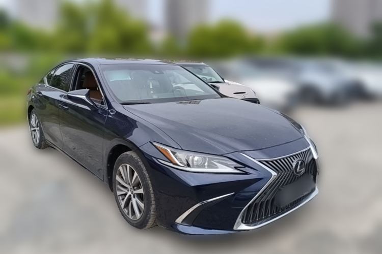 Used Lexus ES 2020 200 Excellence Edition Front Right 45 Deg