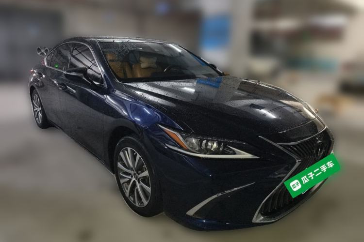 Used Lexus ES 2020 200 Excellence Edition Front Right 45 Deg