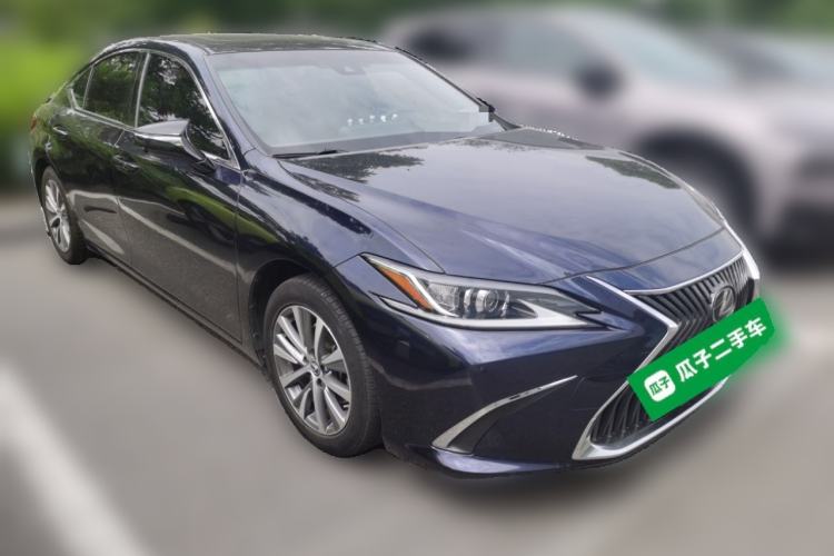 Used Lexus ES 2020 200 Luxury Edition Front Right 45 Deg