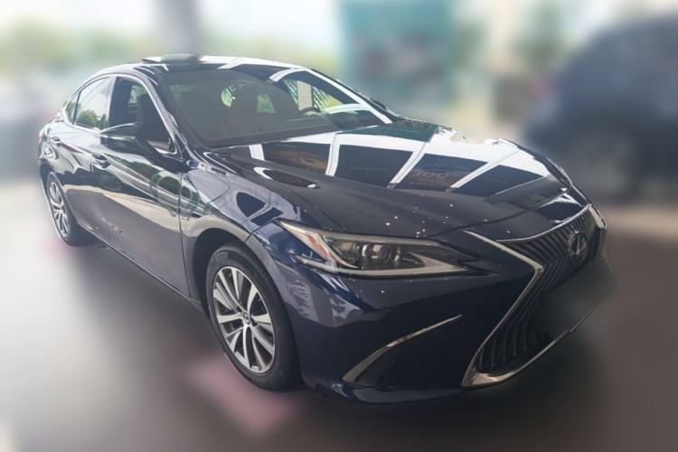 Used Lexus ES 2020 200 Excellence Edition Front Right 45 Deg