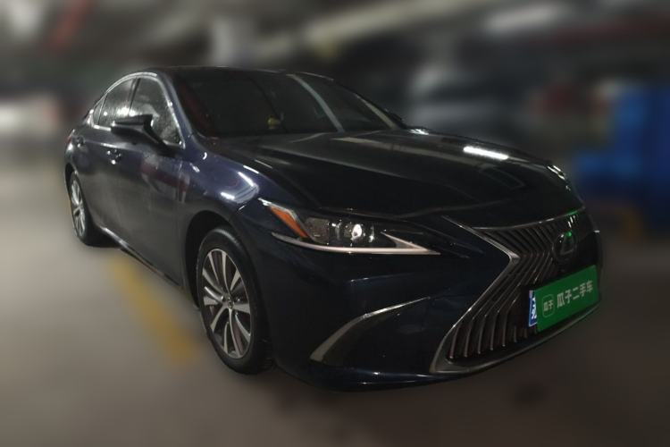 Used Lexus ES 2020 200 Excellence Edition Front Right 45 Deg
