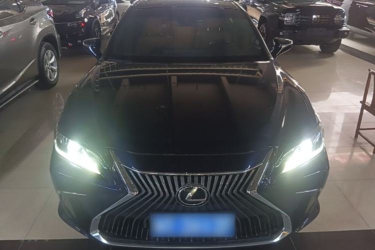Used Lexus ES 2020 260 Excellence Edition Front