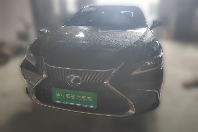 Used Lexus ES 2020 300h Premier Edition Front