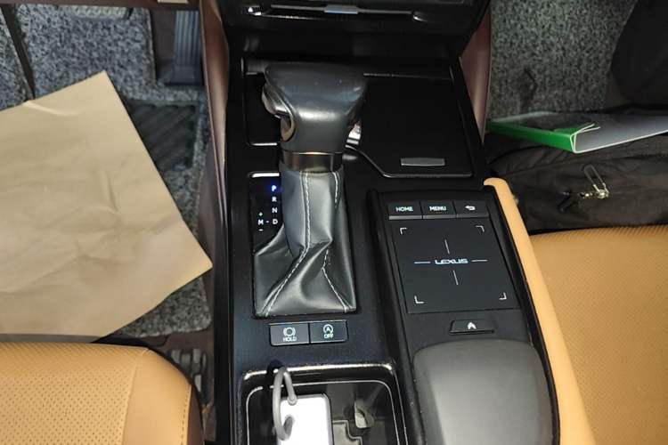 Used Lexus ES 2020 200 Excellence Edition Gear Lever