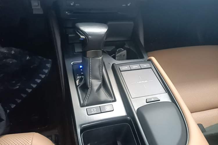 Used Lexus ES 2020 200 Excellence Edition Gear Lever