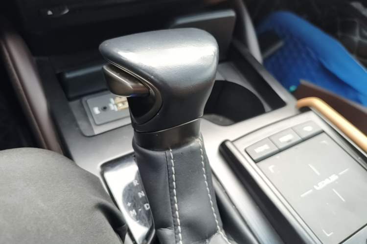 Used Lexus ES 2020 200 Excellence Edition Gear Lever