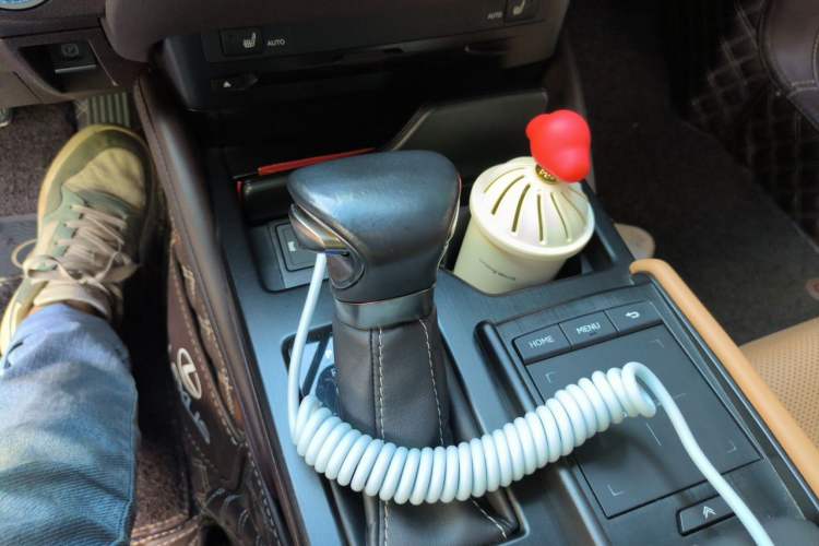 Used Lexus ES 2020 300h Premier Edition Gear Lever
