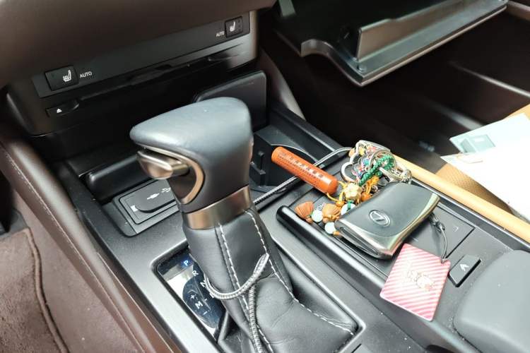 Used Lexus ES 2020 200 Excellence Edition Gear Lever