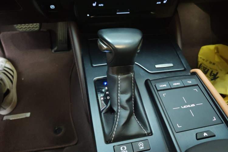 Used Lexus ES 2020 200 Excellence Edition Gear Lever