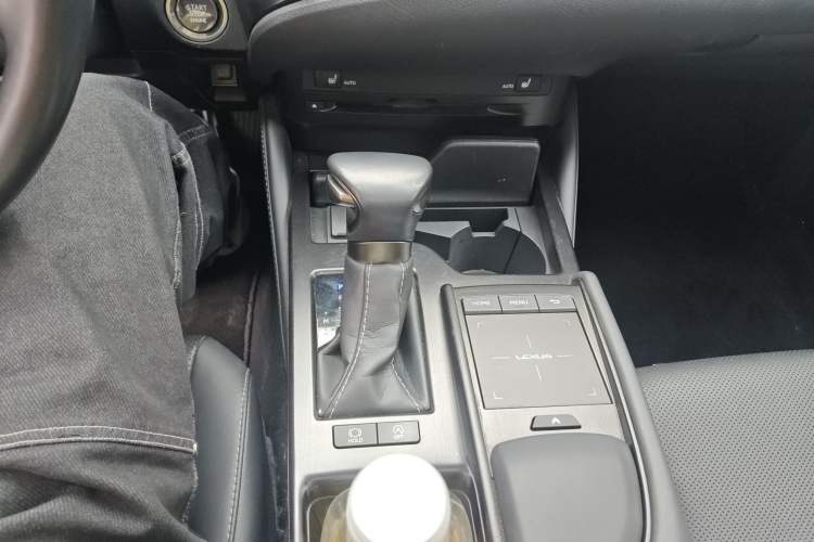 Used Lexus ES 2020 200 Excellence Edition Gear Lever
