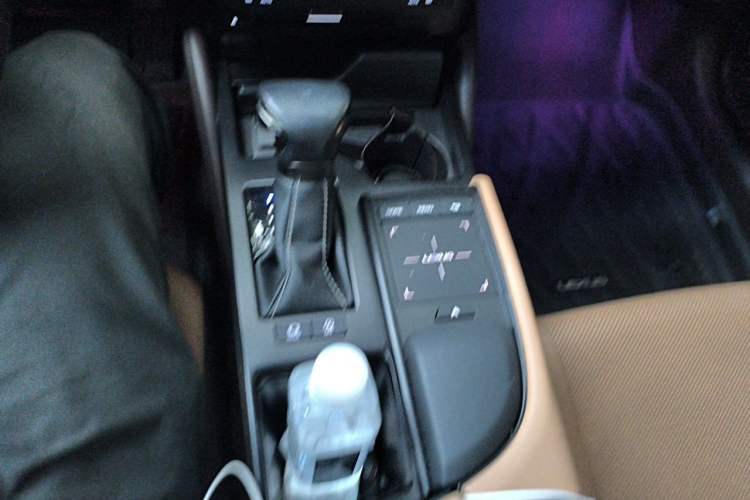 Used Lexus ES 2020 200 Excellence Edition Gear Lever