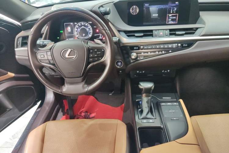 Used Lexus ES 2020 300h Deluxe Edition Gear Lever