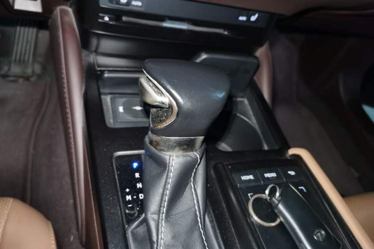 Used Lexus ES 2020 200 Excellence Edition Gear Lever