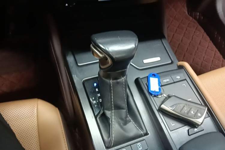 Used Lexus ES 2020 200 Excellence Edition Gear Lever