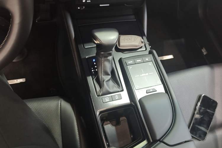 Used Lexus ES 2020 200 Excellence Edition Gear Lever