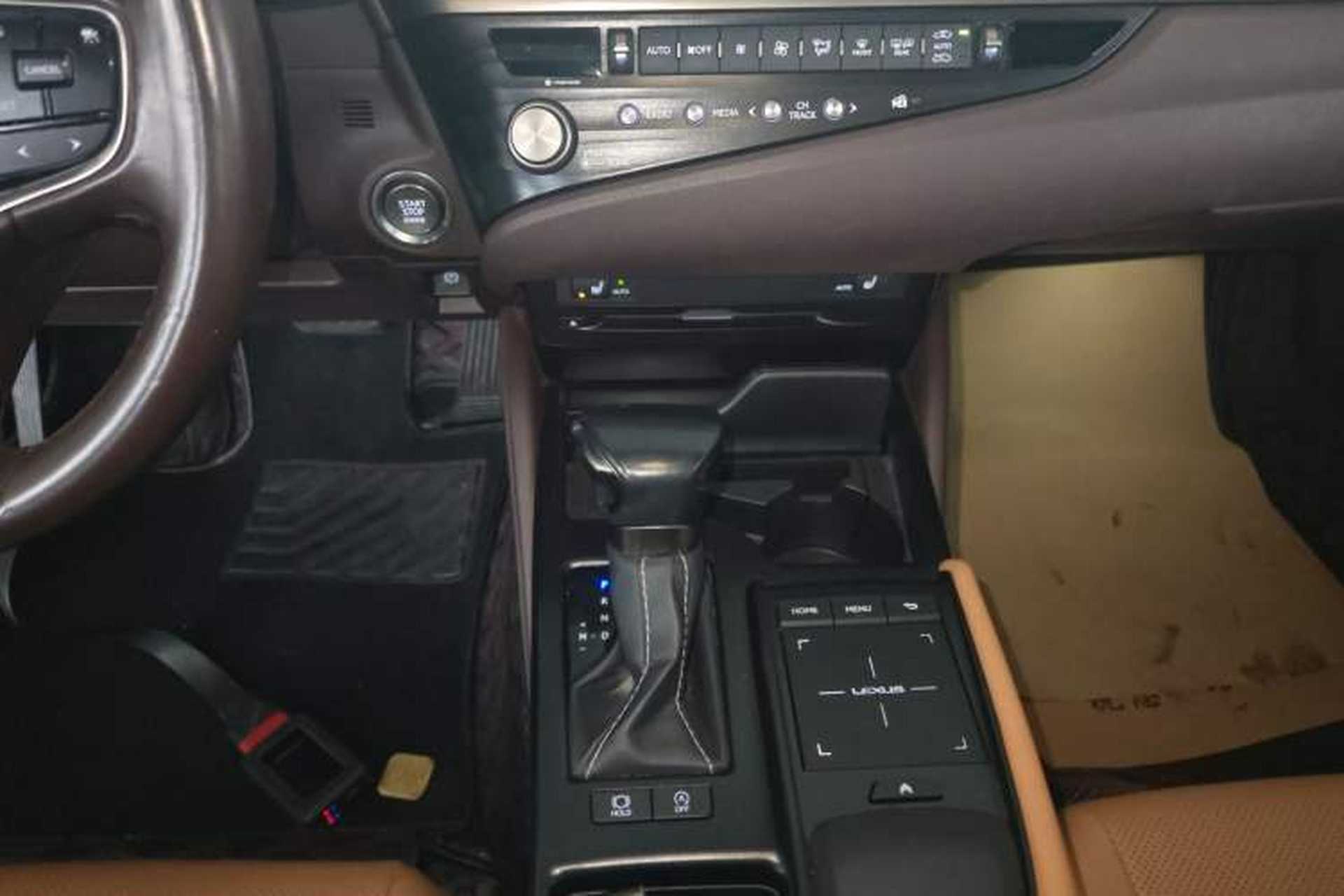 Used Lexus ES 2020 200 Excellence Edition Gear Lever