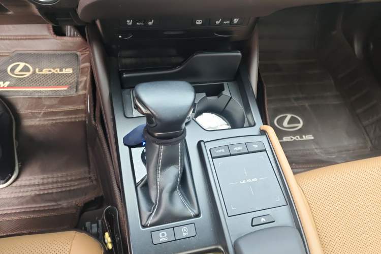 Used Lexus ES 2020 200 Luxury Edition Gear Lever