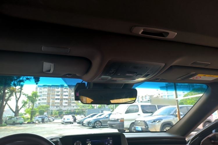 Used Lexus ES 2020 300h Premier Edition Headliner