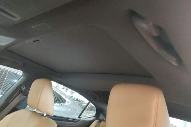 Used Lexus ES 2020 300h Deluxe Edition Headliner