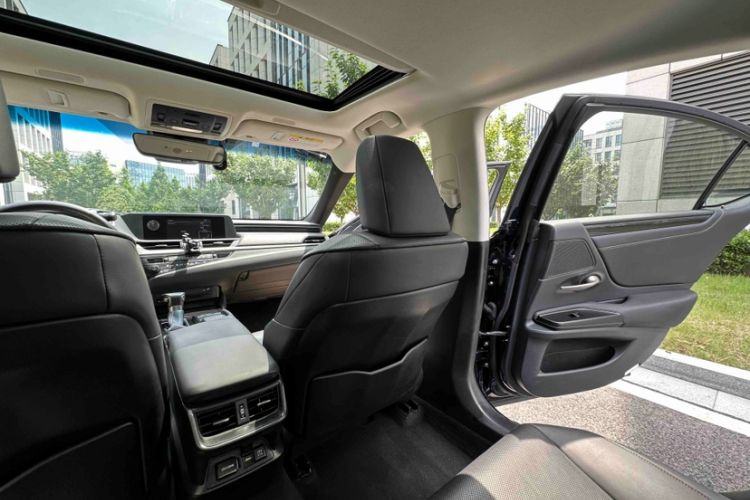 Used Lexus ES 2020 200 Excellence Edition Headliner