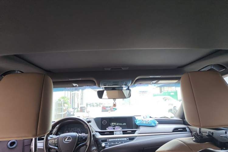 Used Lexus ES 2020 200 Excellence Edition Headliner