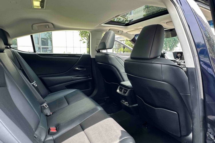 Used Lexus ES 2020 200 Excellence Edition Interior 1