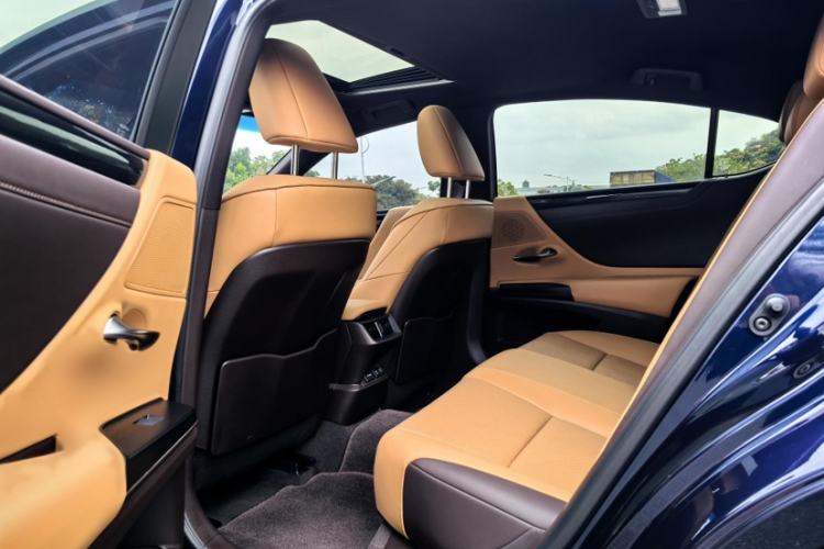 Used Lexus ES 2020 200 Excellence Edition Interior 1