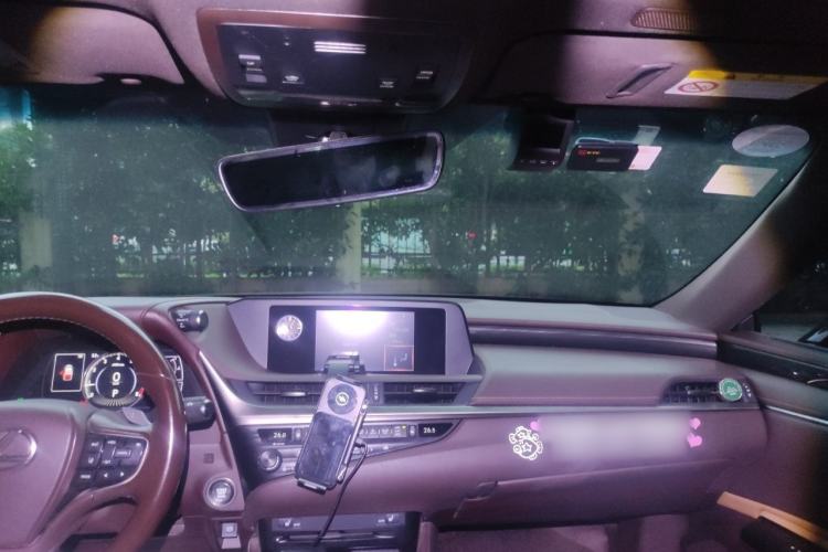 Used Lexus ES 2020 200 Excellence Edition Interior 2