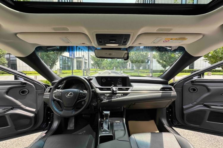 Used Lexus ES 2020 200 Excellence Edition Interior 3