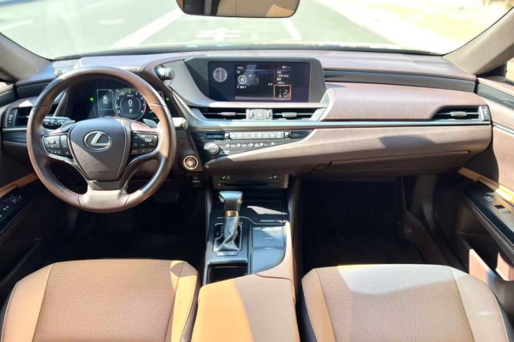 Used Lexus ES 2020 260 Excellence Edition Interior 5