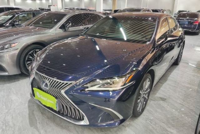 Lexus ES 2020 300h Deluxe Edition с пробегом